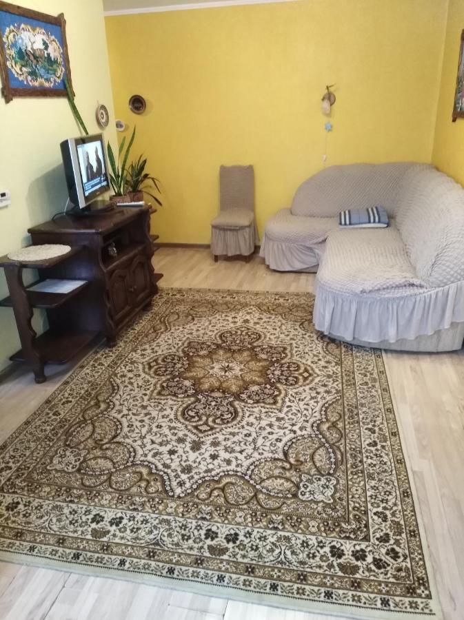 Apartment On Voli Avenue 21 Lutsk Ngoại thất bức ảnh